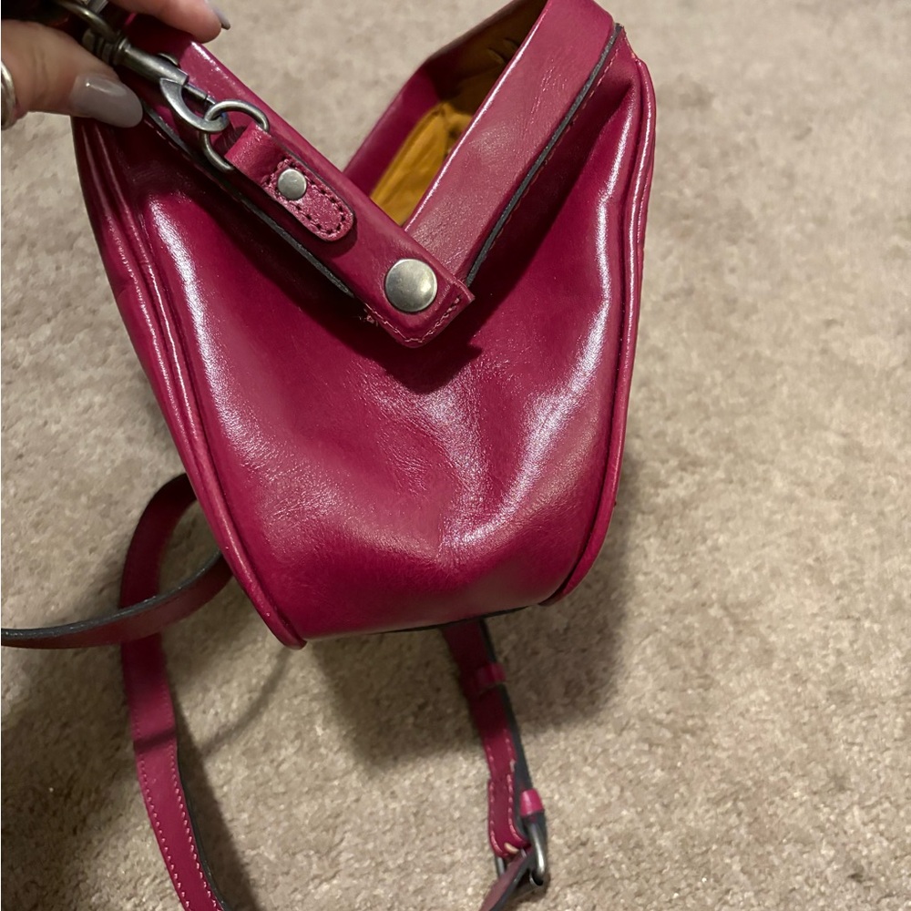 Patricia Nash Embossed Burgundy Crossbody Bag barely used , gorgeous fushia - Picture 4 of 5
